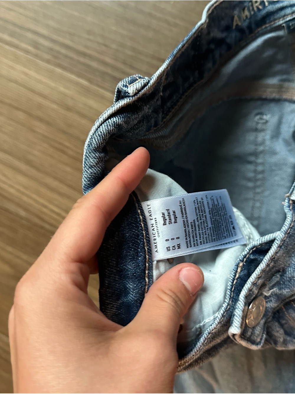 American Eagle Outfitters Light Blue Relaxed Fit Jeans - Picture 3 of 3